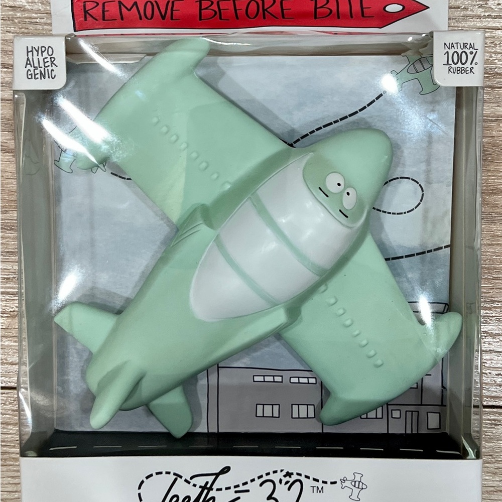 Chewy, The Teeth-32 Airplane Teething Toy 100% Natural Havea Rubber Green NEW